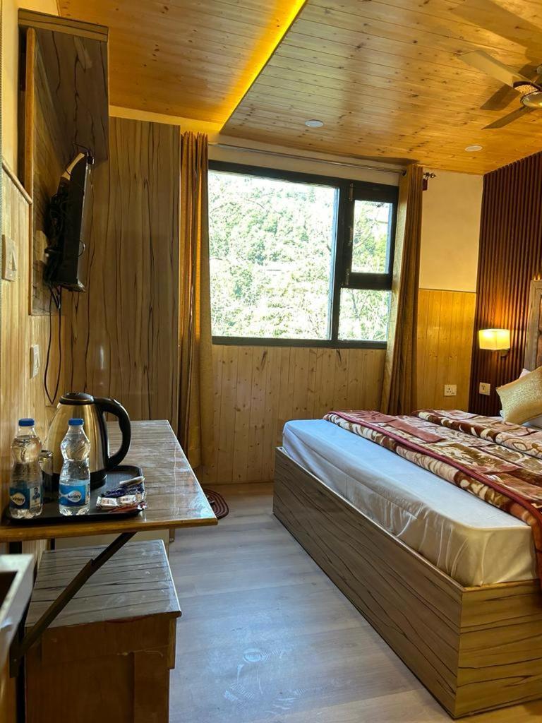 Hotel Ma Heights Dalhousie Bagian luar foto